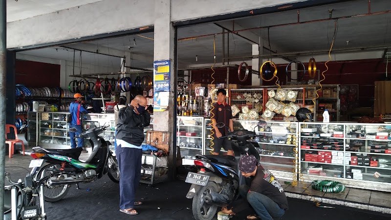 Flamboyan Motor: Jantung Otomotif Cilacap yang Setia Menemani